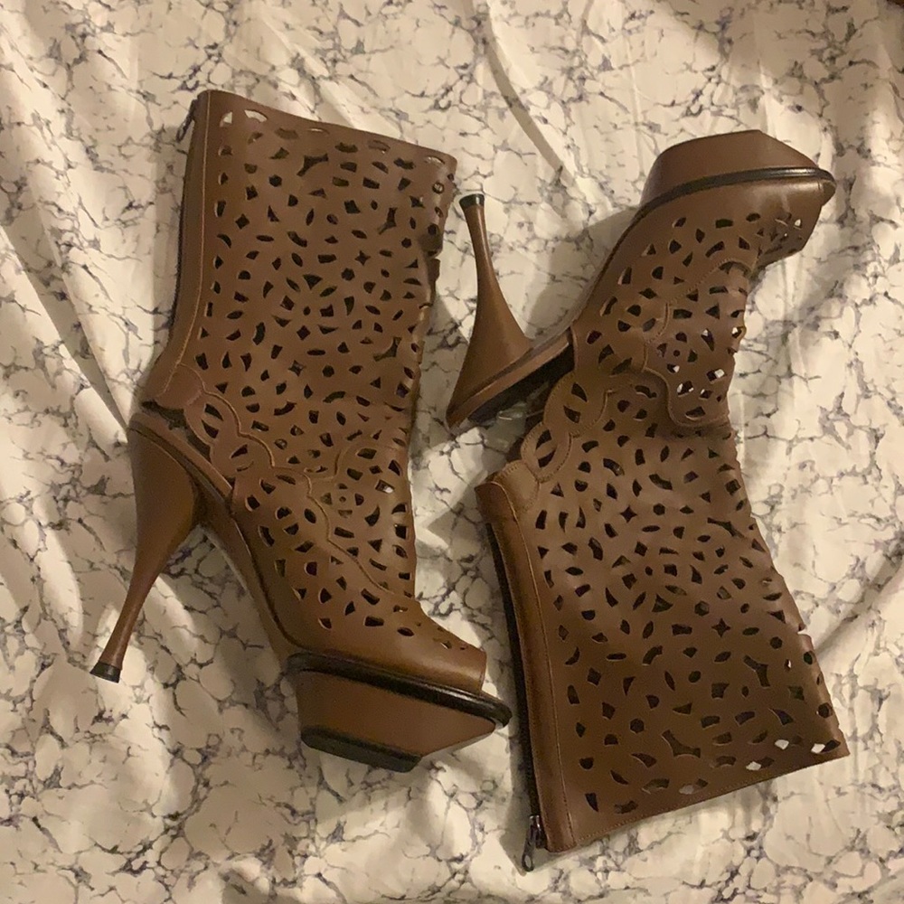 Marni lazer cut platform brown peeptoe boot size 40 NWT and dustcovers No Box